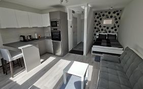 Antracit Apartman - Free Parking