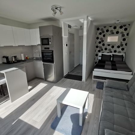 Antracit Apartman - Free Parking Pécs Zewnętrze zdjęcie
