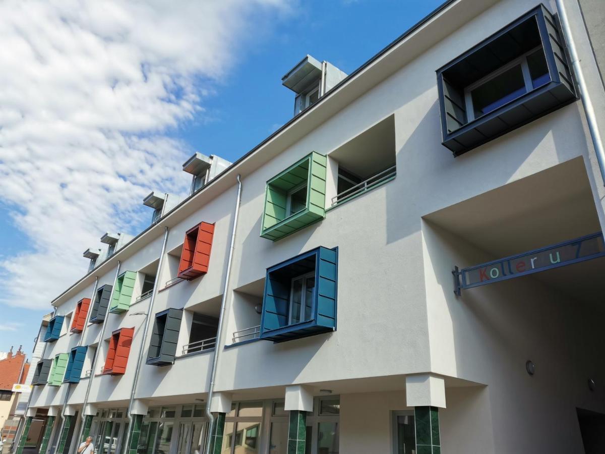 Antracit Apartman - Free Parking Pécs Zewnętrze zdjęcie